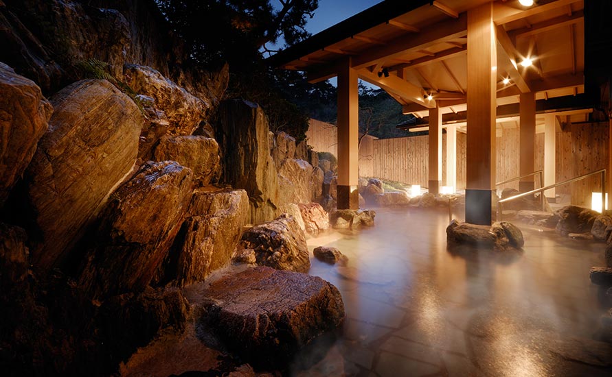 the great openness of an outdoor bath