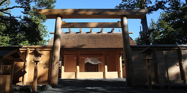 Entrance of the main shrine
