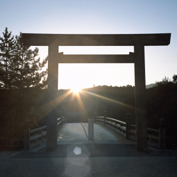 【第63回 式年遷宮準備始まる伊勢神宮へ】早朝参拝がおすすめ! 夕食付きプラン(朝食無)