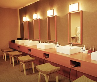 Makeup table at "Tokowaka no Yu"